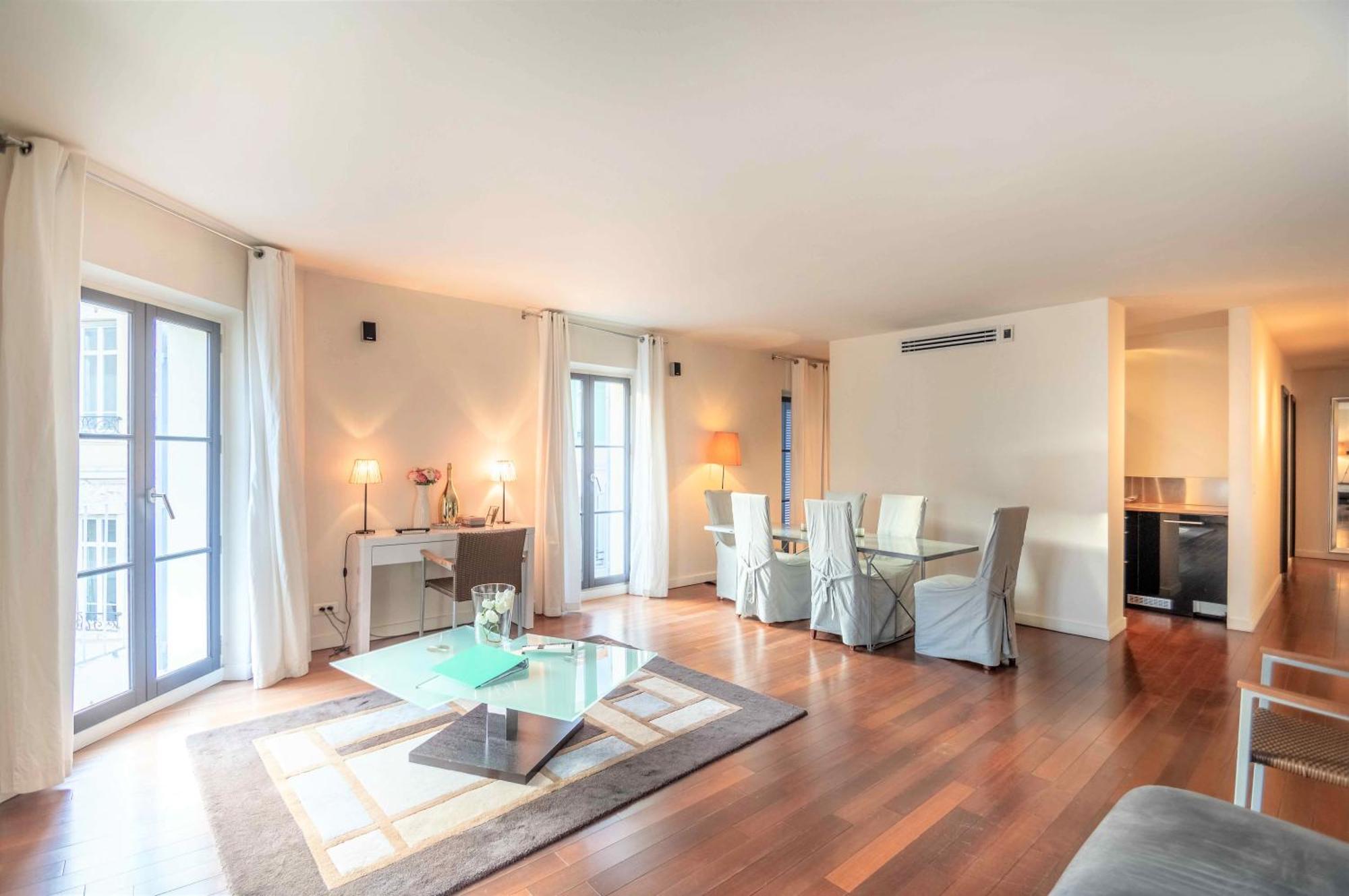 Gray D'albion 2 Bdr Appartement Cannes